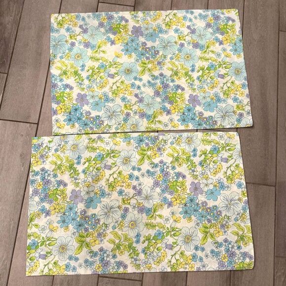 2 Vintage Grants Home Muslin Blue Green Floral Standard Pillowcases 60s - Picture 2 of 5